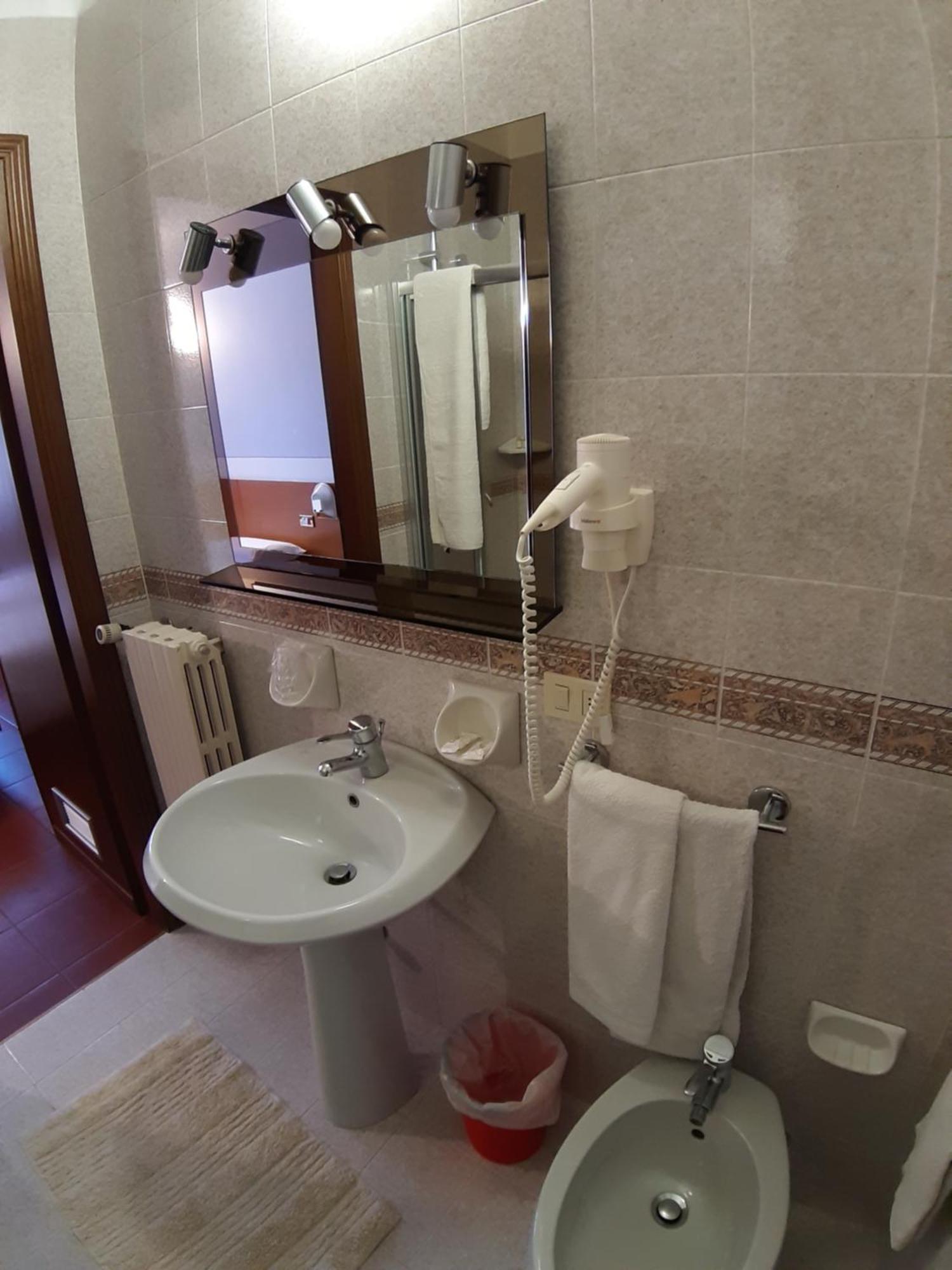 Hotel Ristorante Centrale Vestone Номер фото