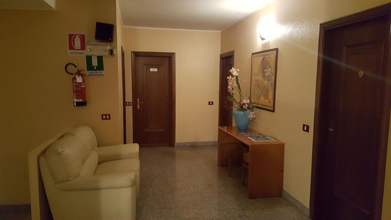 Hotel Ristorante Centrale Vestone Экстерьер фото