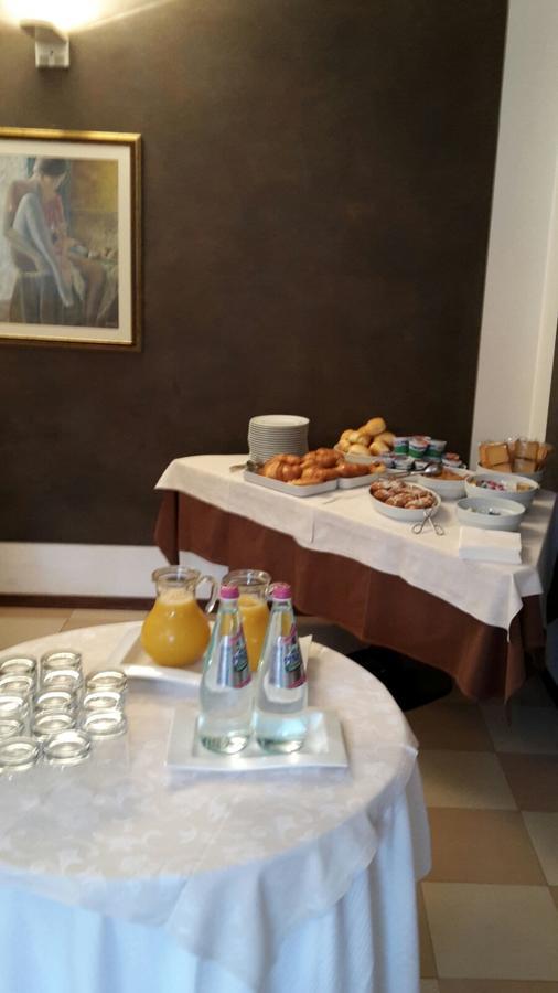 Hotel Ristorante Centrale Vestone Экстерьер фото