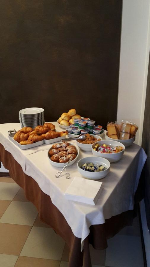 Hotel Ristorante Centrale Vestone Экстерьер фото