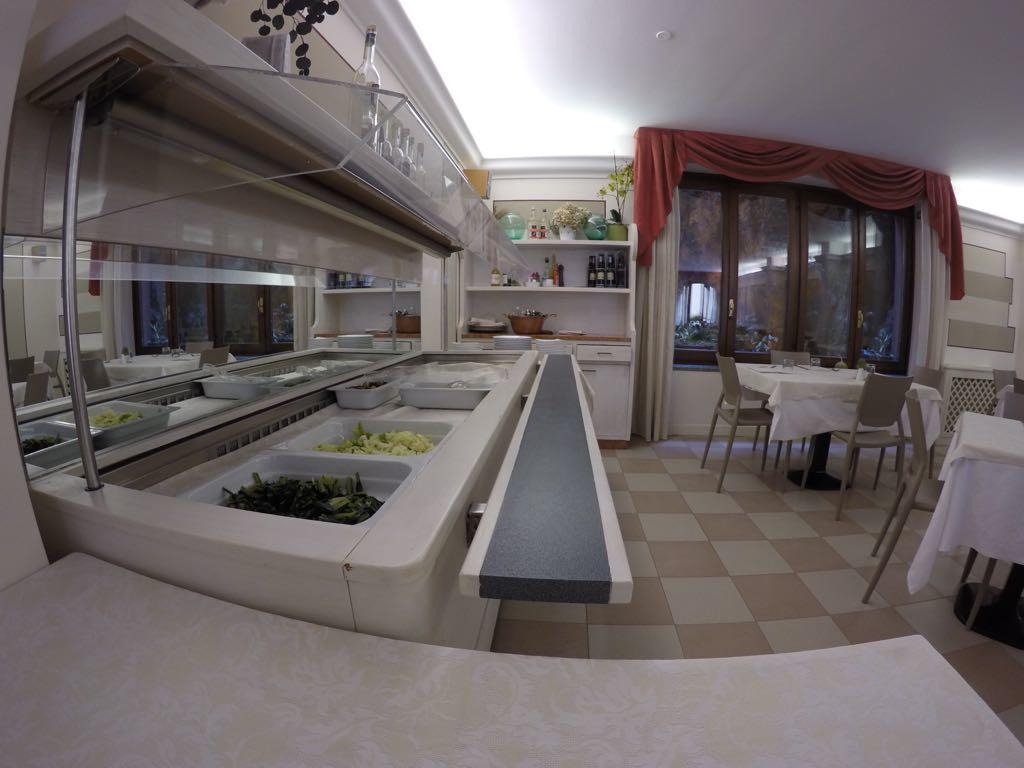 Hotel Ristorante Centrale Vestone Экстерьер фото