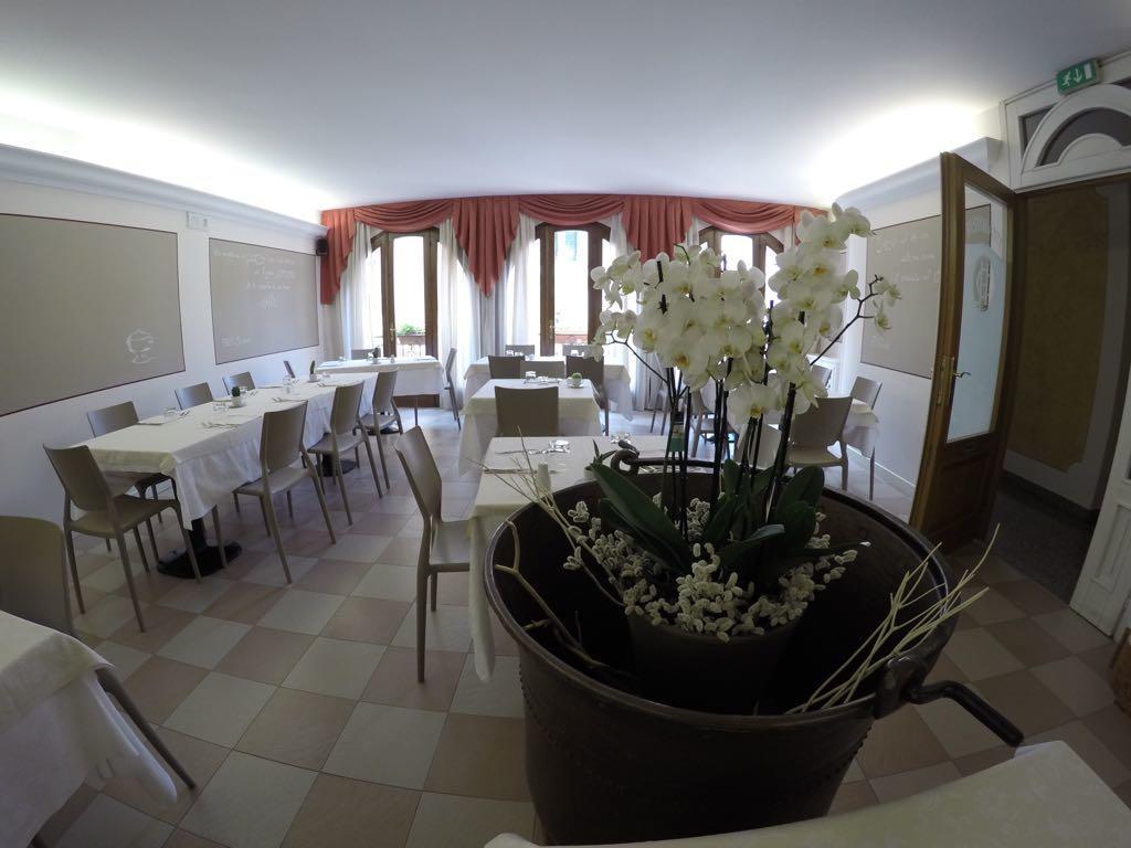 Hotel Ristorante Centrale Vestone Экстерьер фото